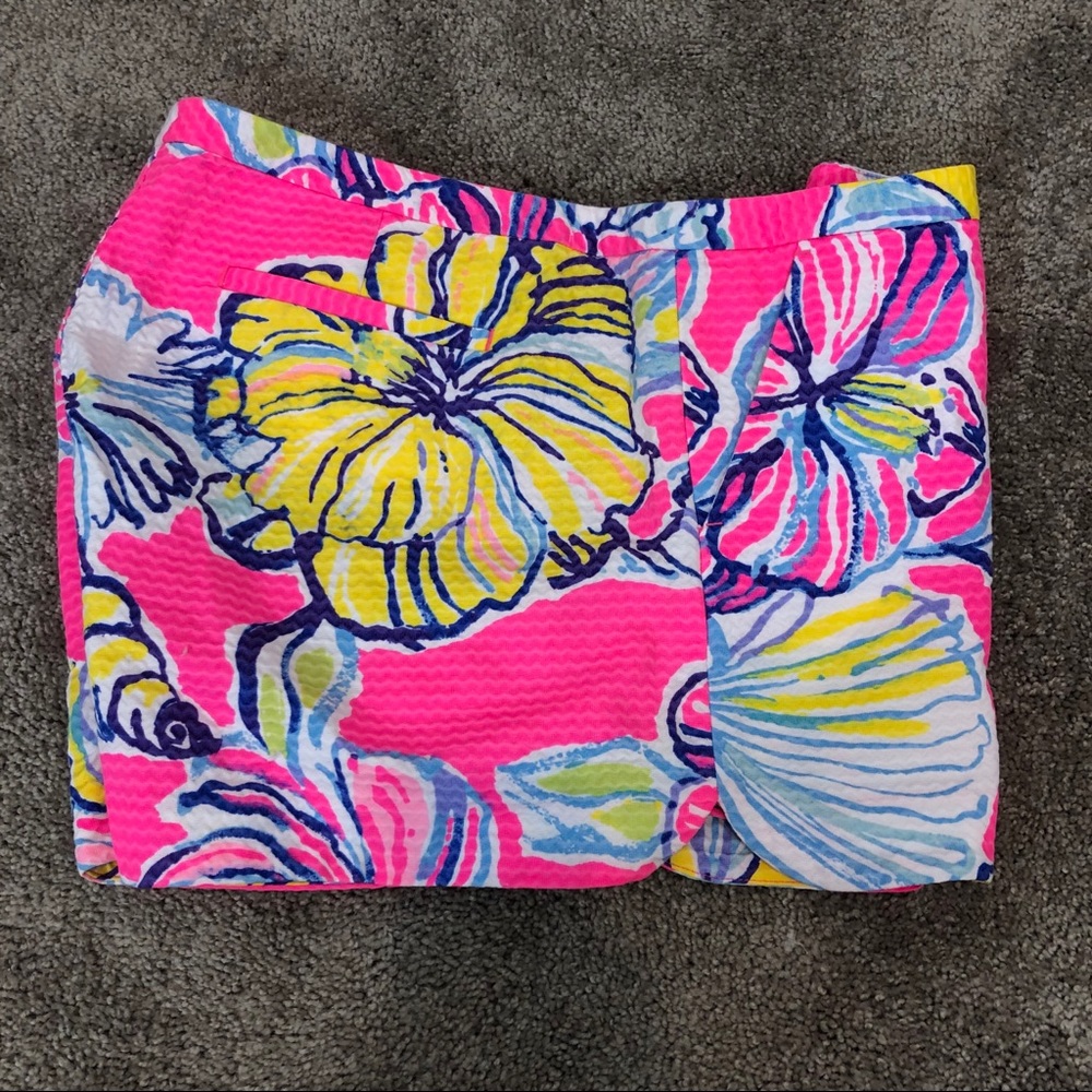 Sold Lilly Pulitzer Adie Short Swept by the Tides - Picture 5 of 7